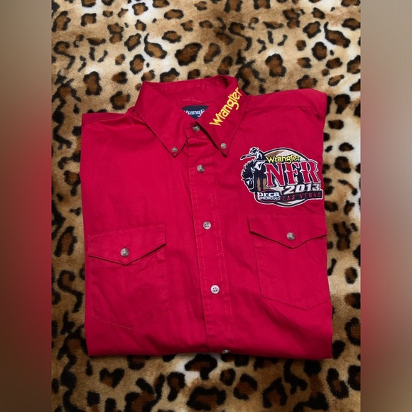 Wrangler long sleeve red shirt men’s. Large NFR 2013 Las Vegas rodeo - Picture 3 of 5